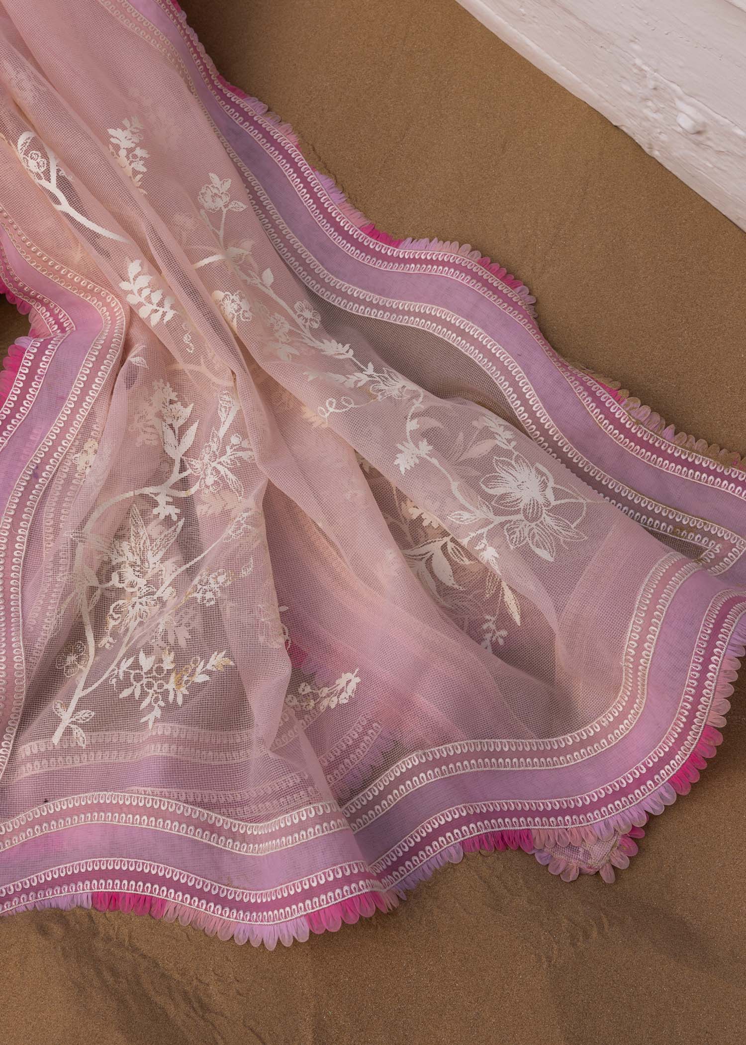 Crimson a handmade tale - d2 b