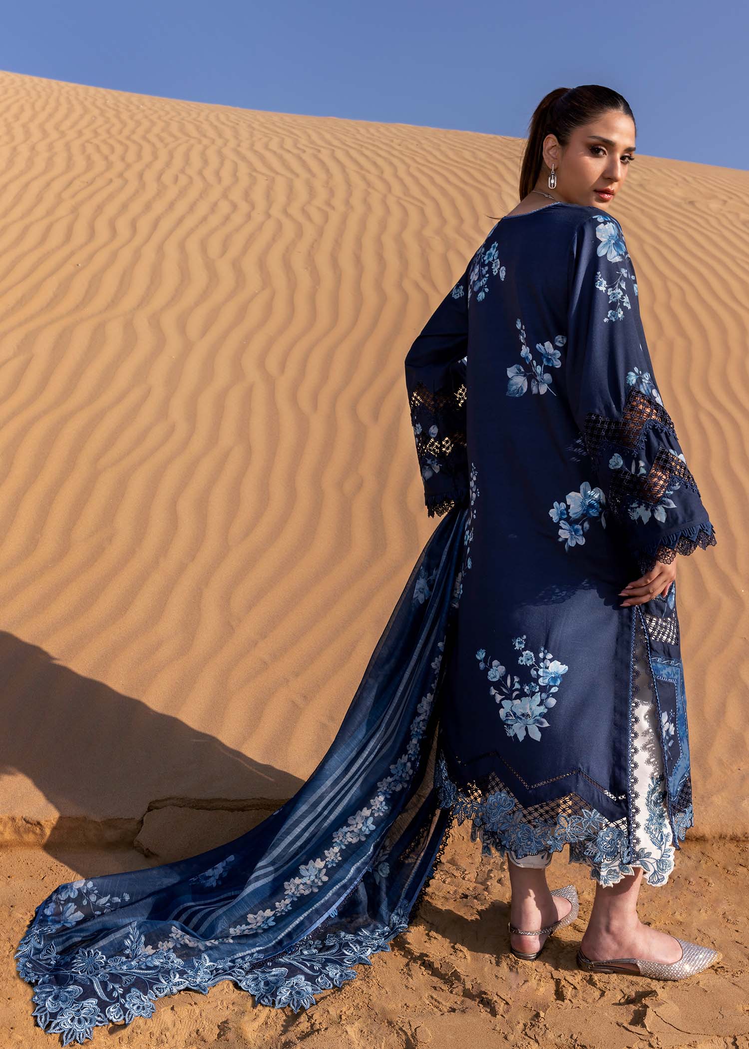 Crimson under the tuscan love - d1 b