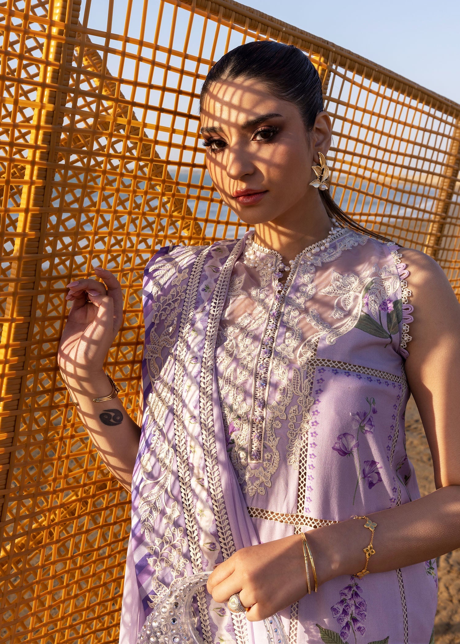 Crimson a girl in the garden - d7 a