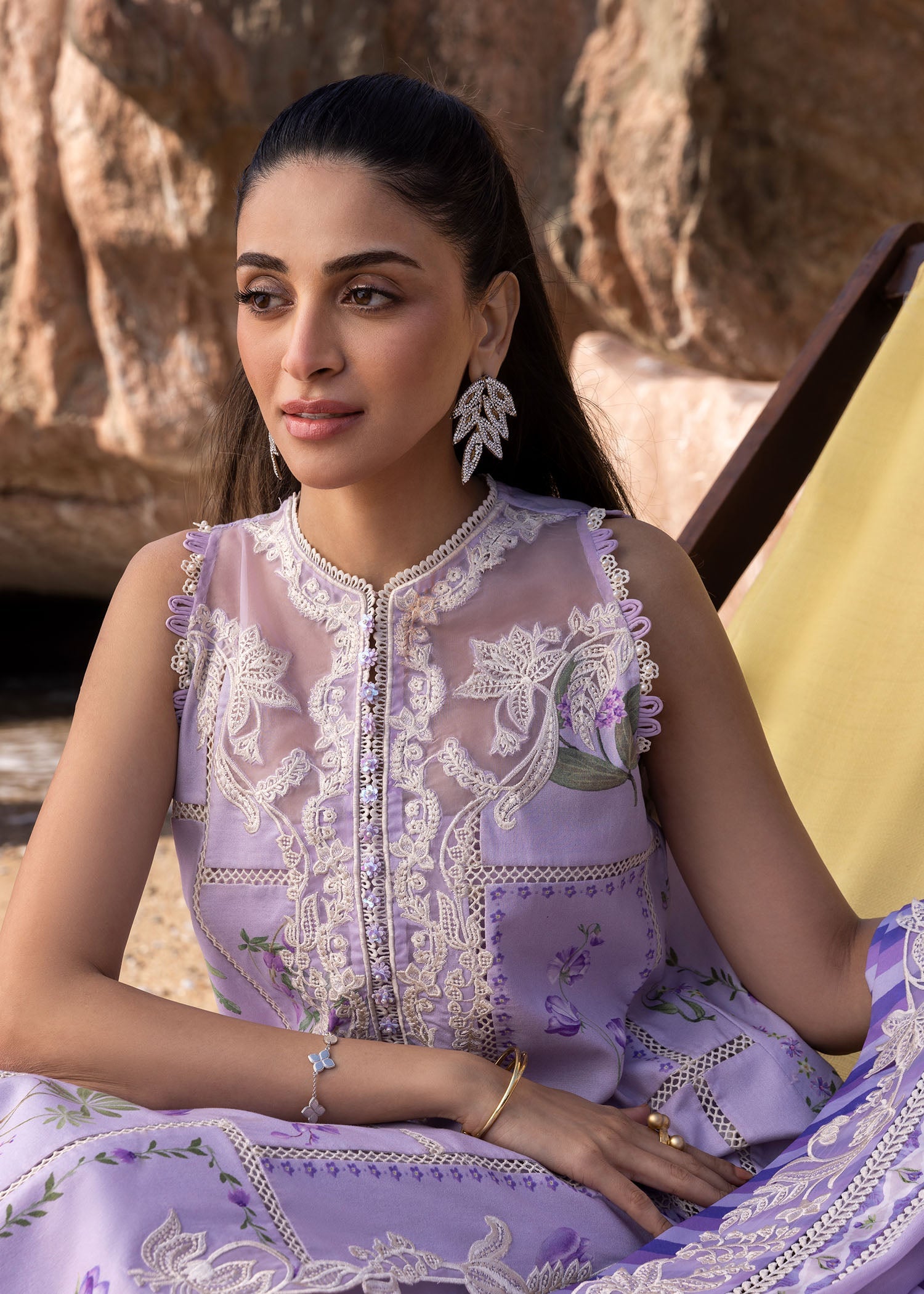 Crimson a girl in the garden - d7 a