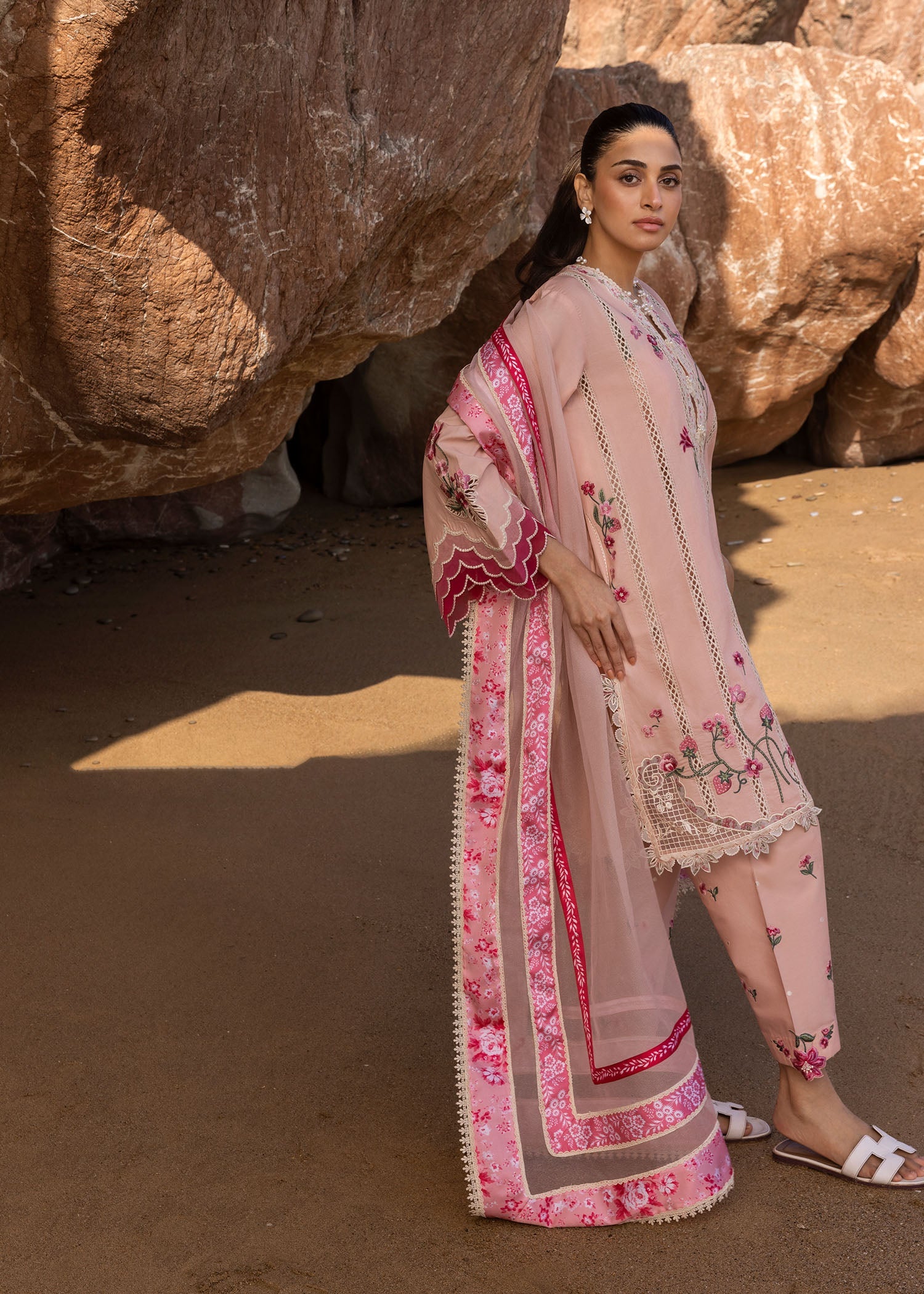 Crimson floral crush - d6 b