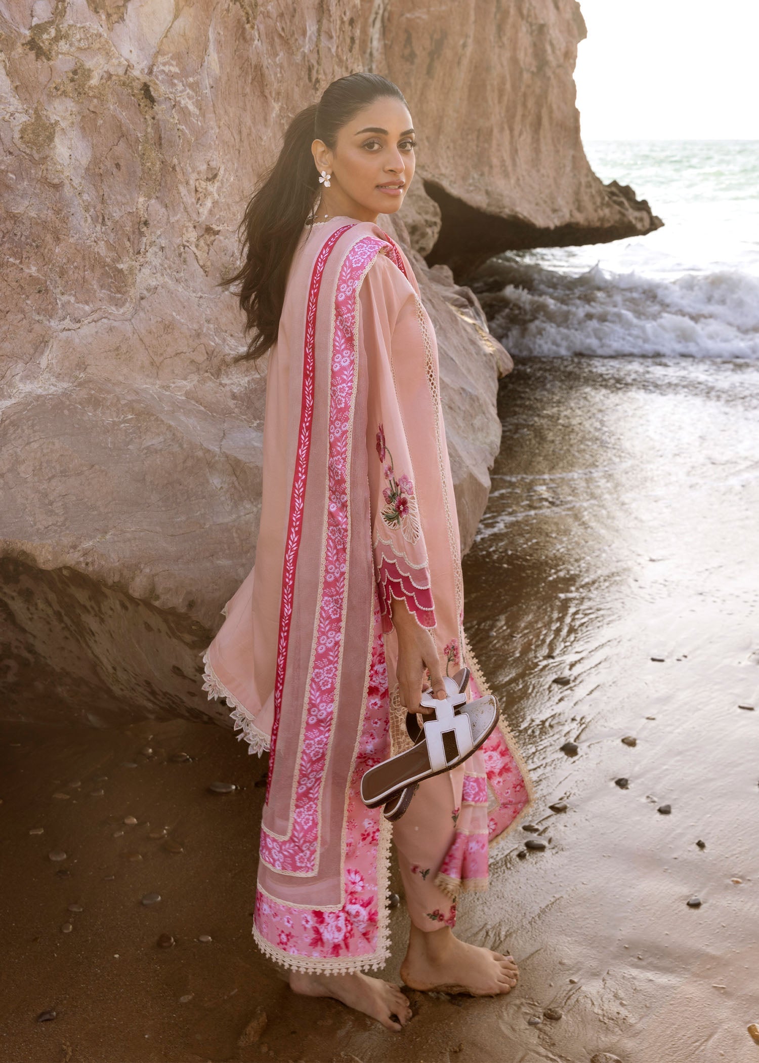 Crimson floral crush - d6 b