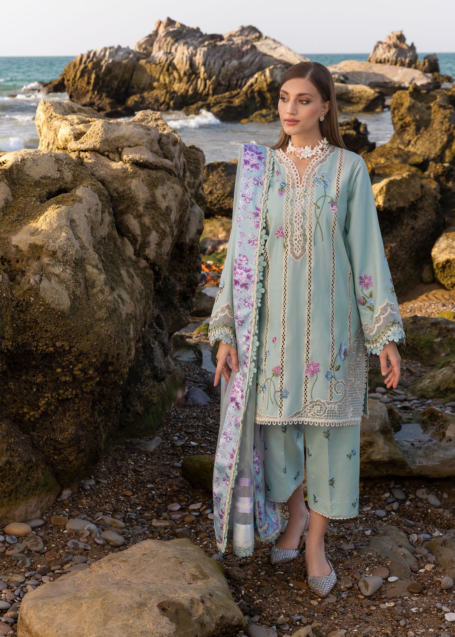 Crimson floral crush - d6 a