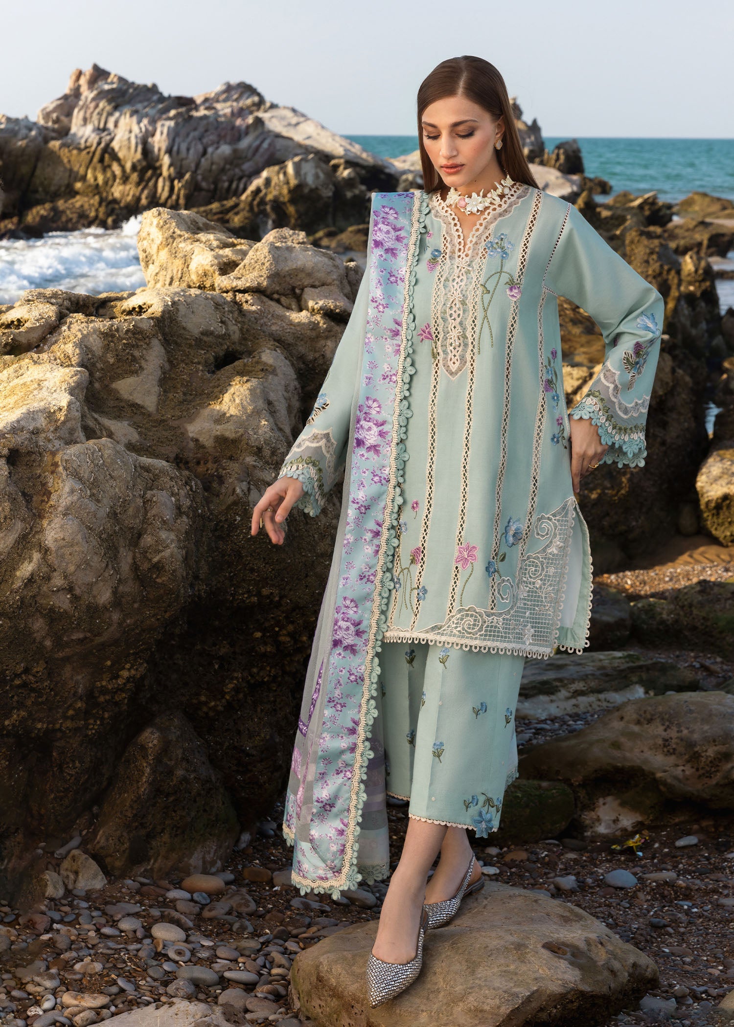 Crimson floral crush - d6 a