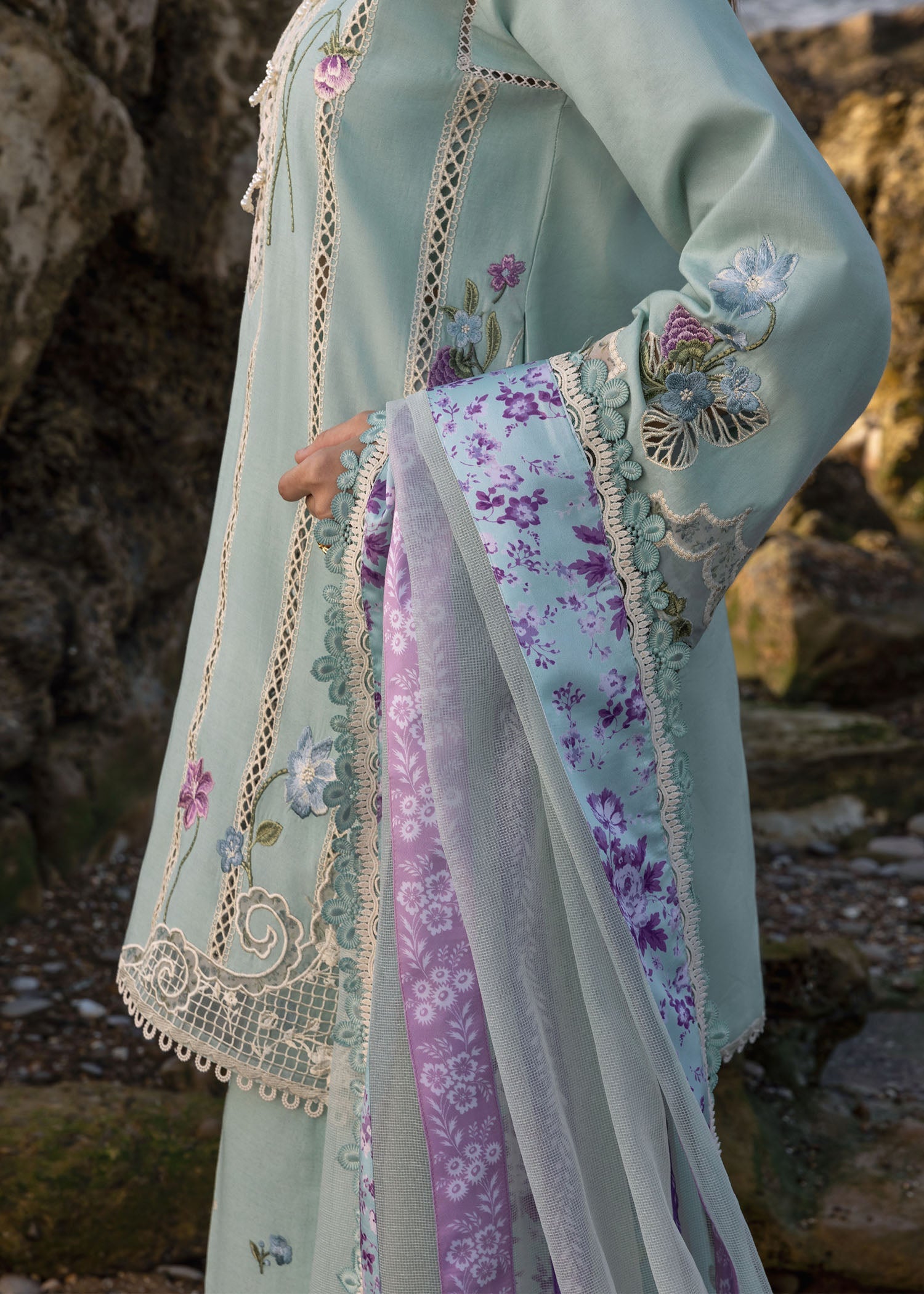 Crimson floral crush - d6 a