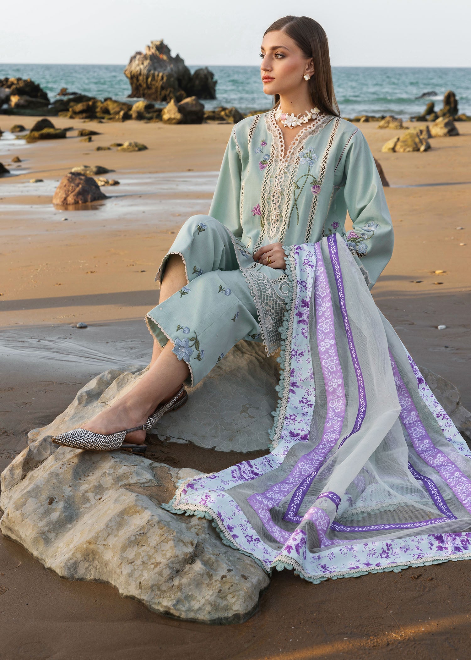 Crimson floral crush - d6 a