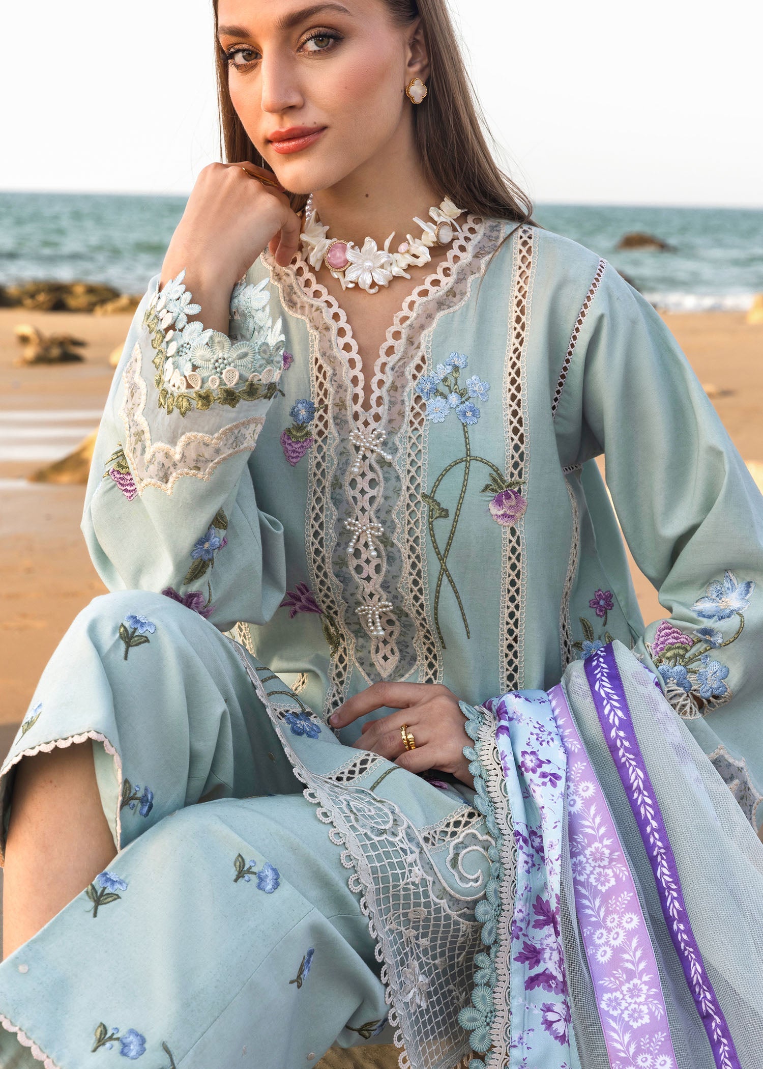 Crimson floral crush - d6 a