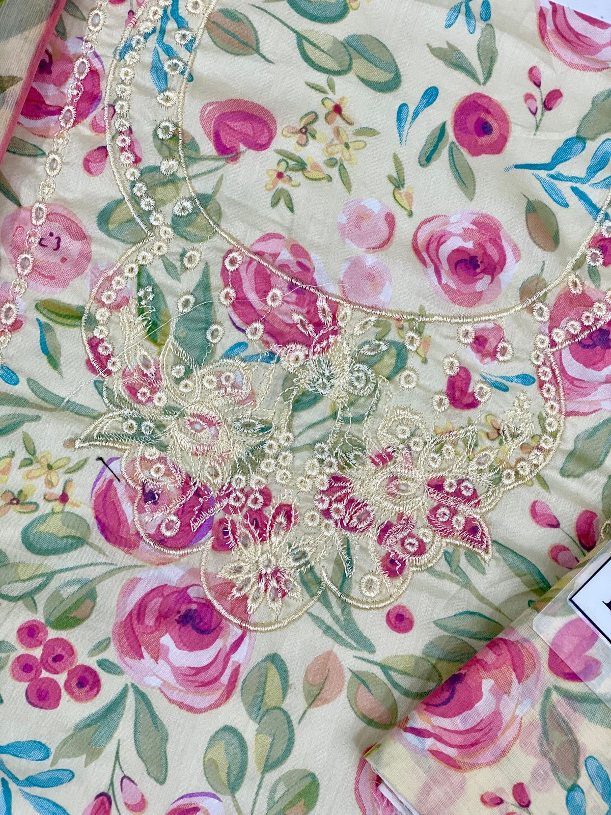 Izel lawn printed lawn shirt printed chiffon dupatta print lawn trouser