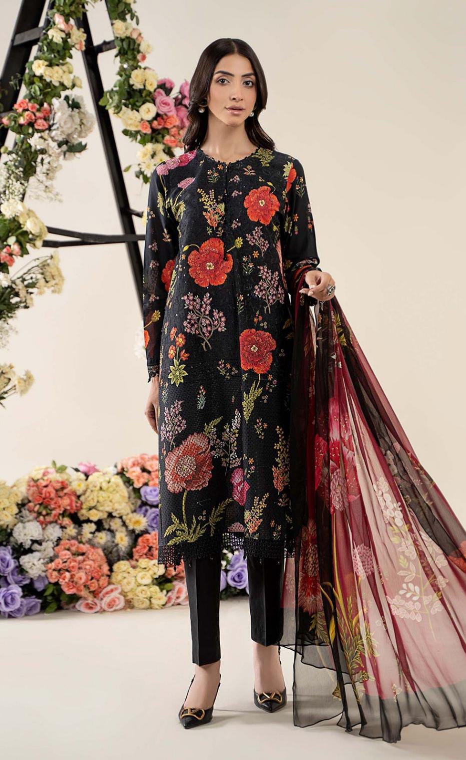 BRAND NEW ARTICLE OF ZAINAB CHOTTANI