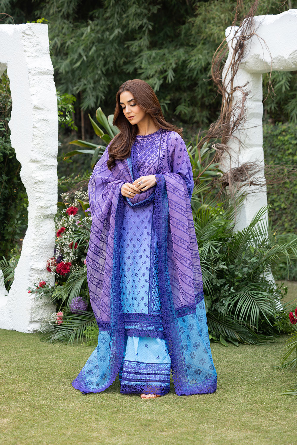 Sobia nazir design 12b luxury lawn 2025 unstitched