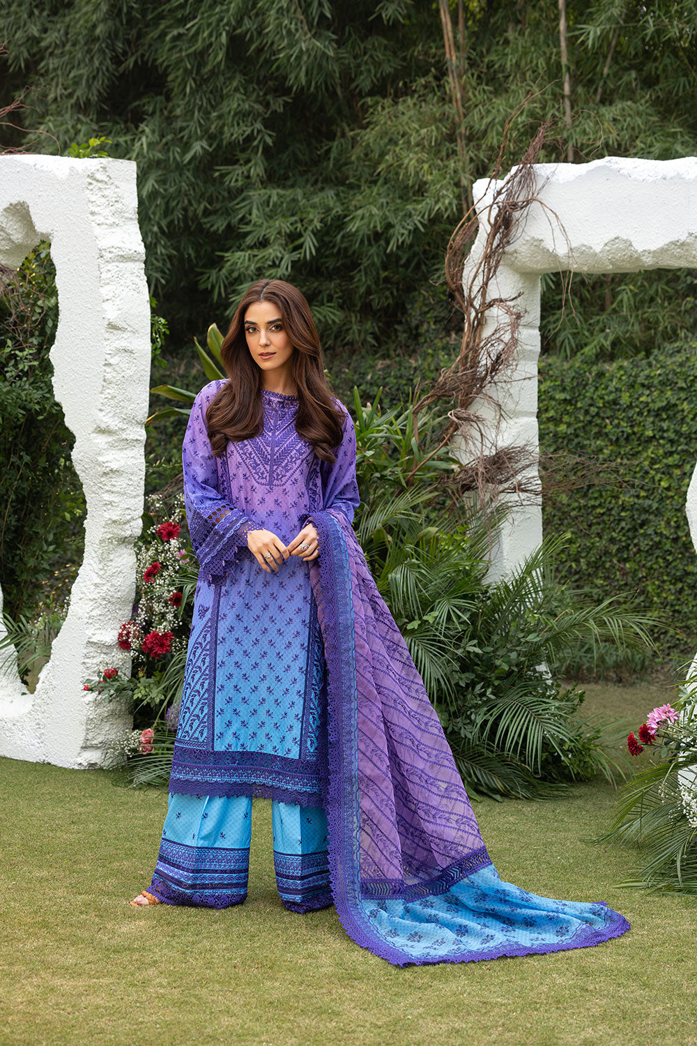 Sobia nazir design 12b luxury lawn 2025 unstitched