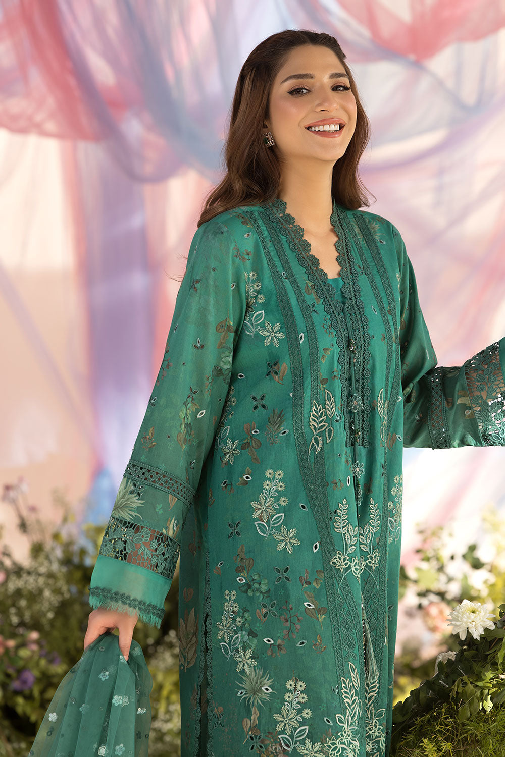 Sobia nazir design 15b luxury lawn 2025 unstitched