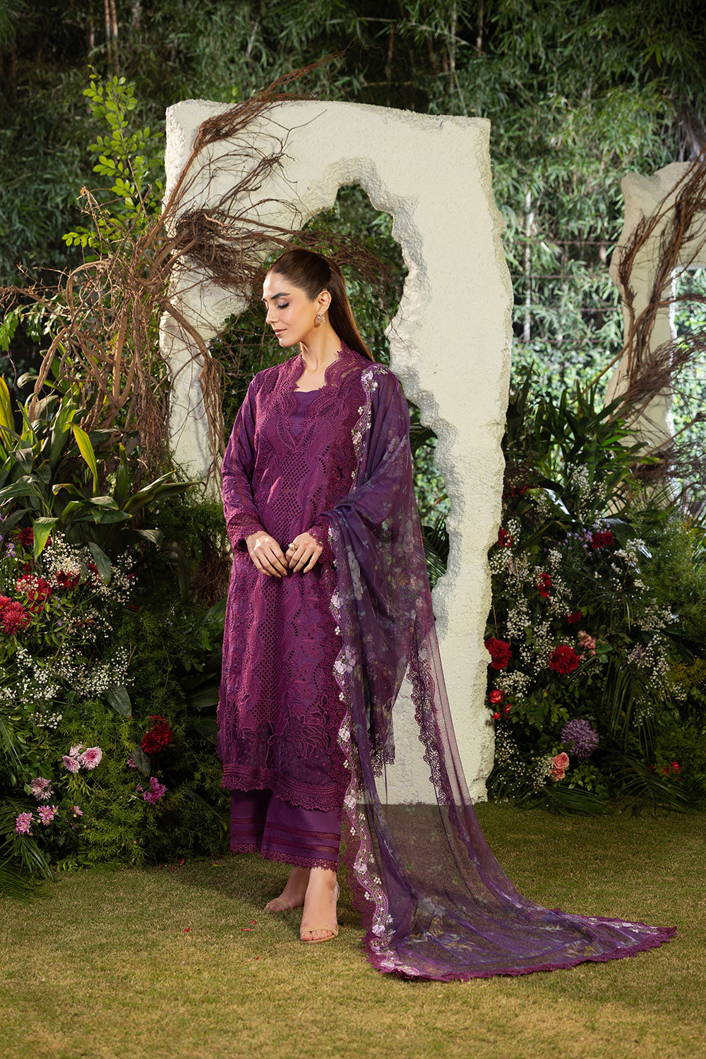 Sobia nazir design 2b luxury lawn 2025 unstitched