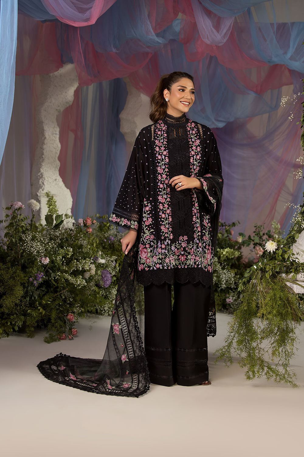Sobia nazir design 4b luxury lawn 2025 unstitched
