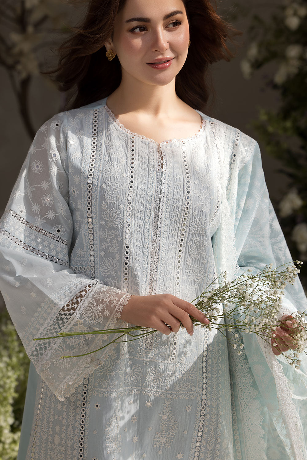 Sobia nazir design 7a luxury lawn 2025 unstitched