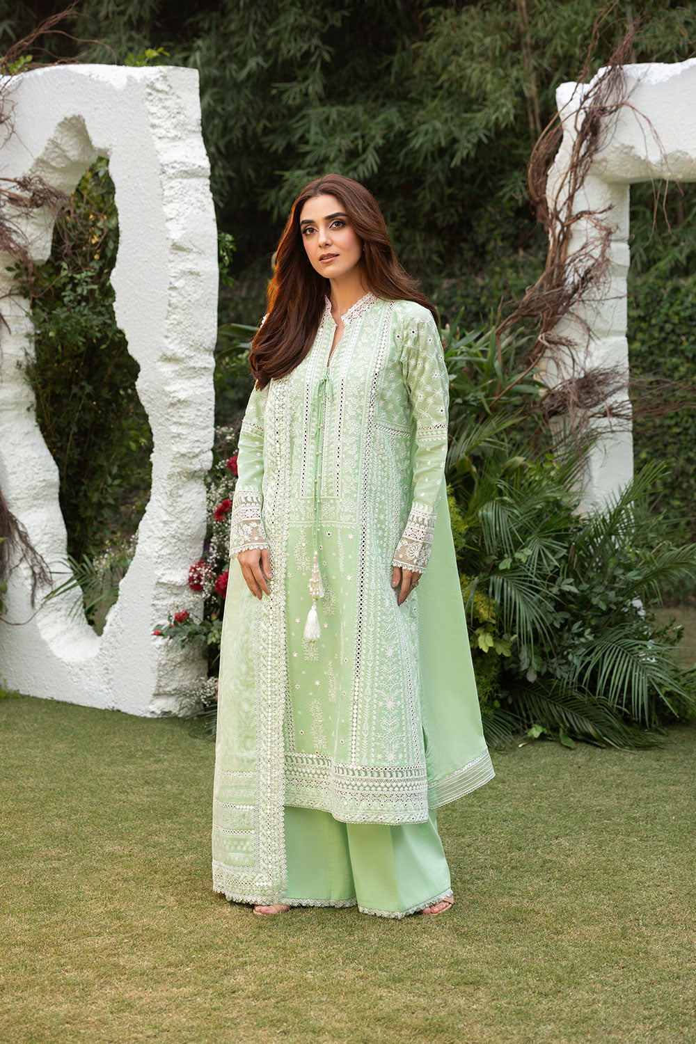 Sobia nazir design 7b luxury lawn 2025 unstitched
