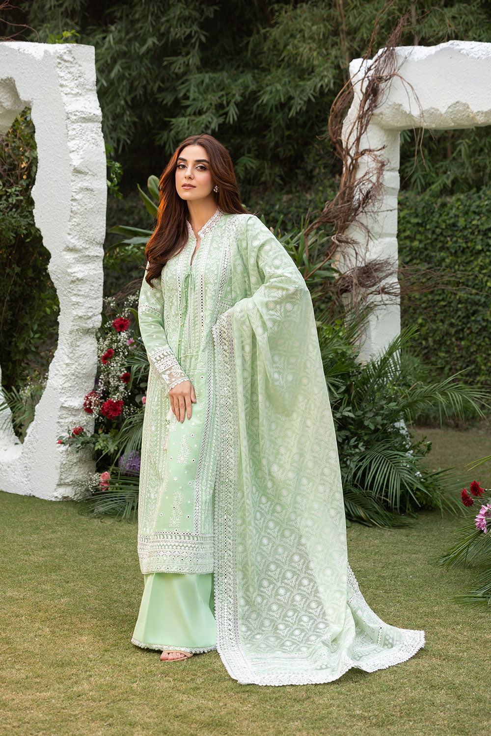 Sobia nazir design 7b luxury lawn 2025 unstitched