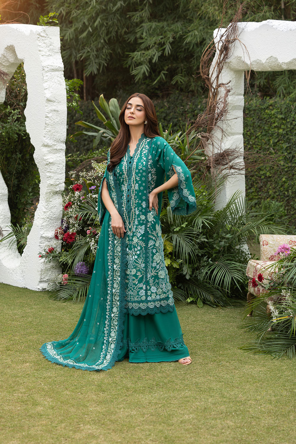 Sobia nazir design 8b luxury lawn 2025 unstitched