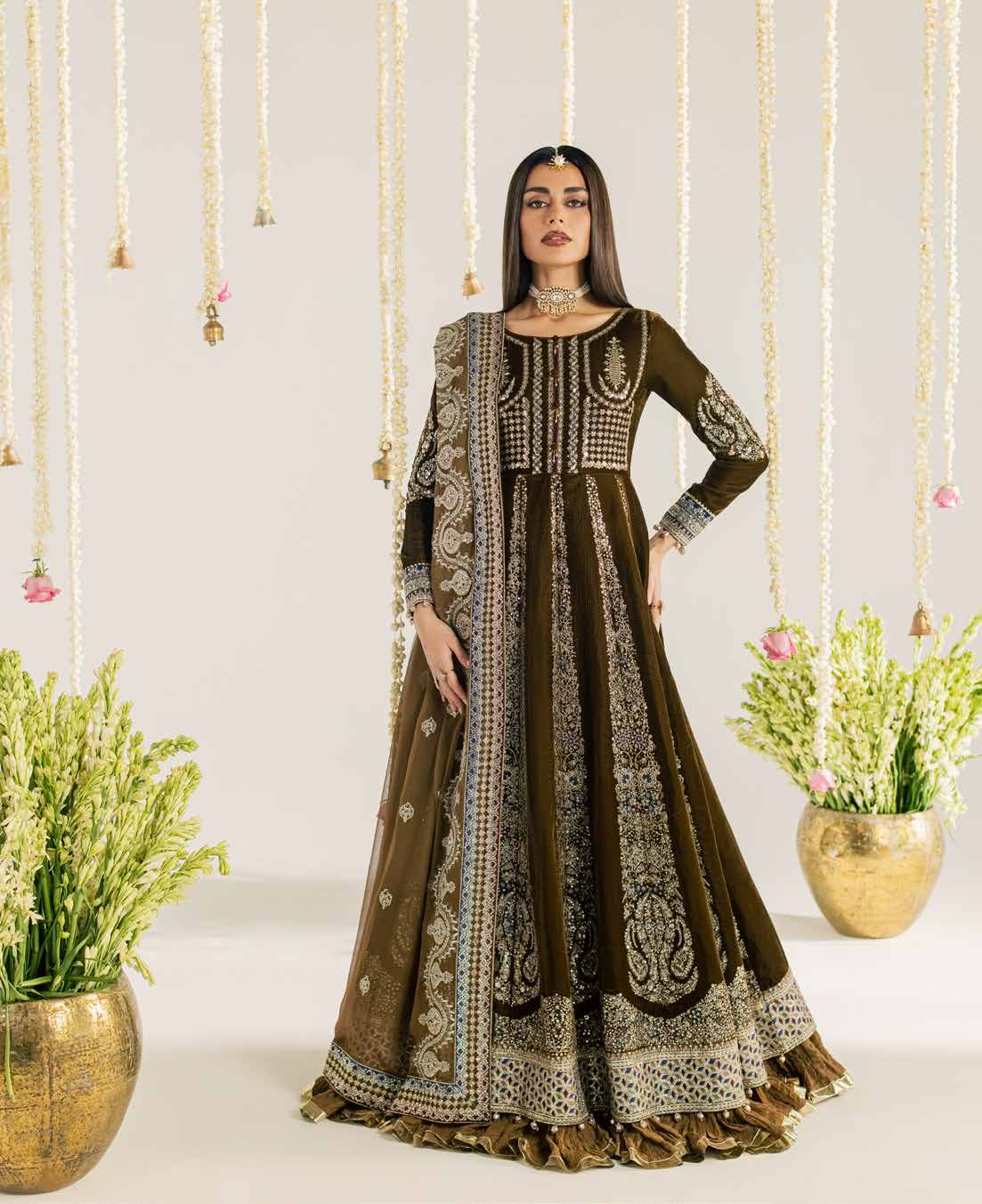 Nureh Maya Velvet NW-133 – Chocolate Brown Embroidered Velvet 3PC Suit (Pre-Order)