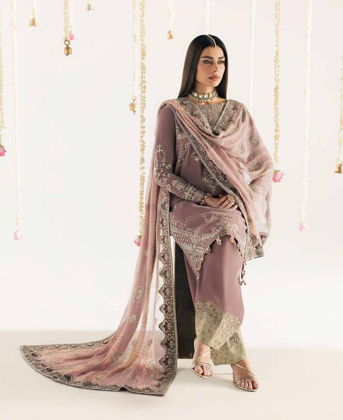 Nureh Maya Velvet NW-135 – Mauve Pink Embroidered Velvet 3PC Suit (Pre-Order)