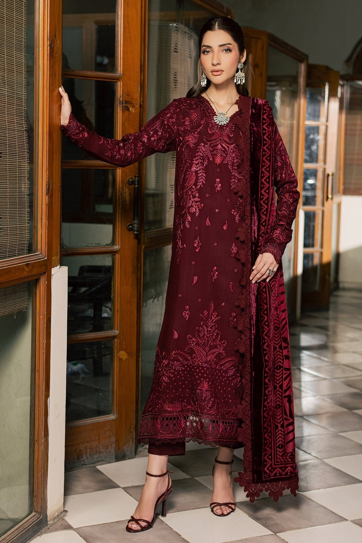 Nureh Exclusive Palachi NE-286 – Deep Maroon Embroidered Leather Peach 3PC Suit with Velvet Shawl