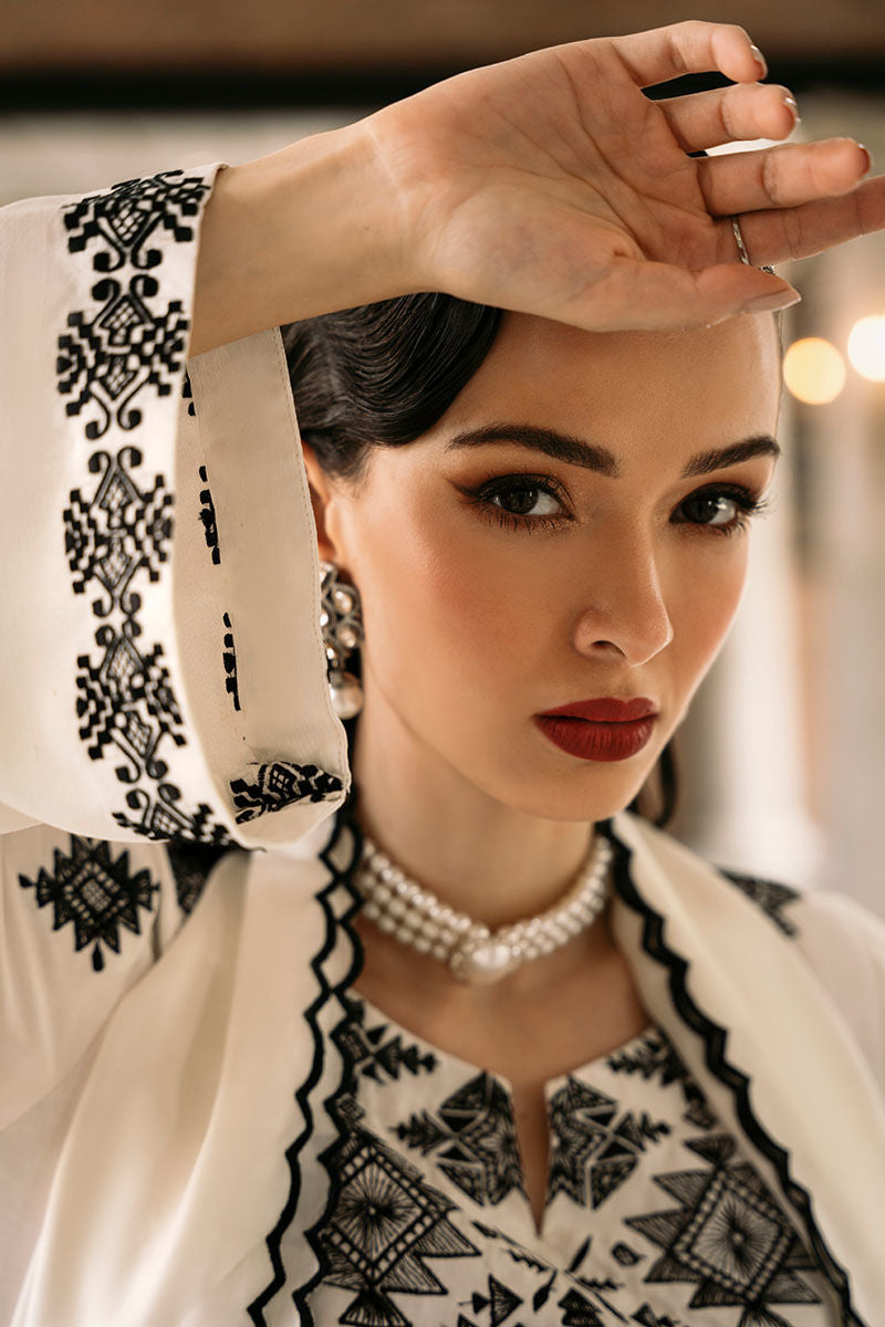 Snowstorm embroidery 3pc