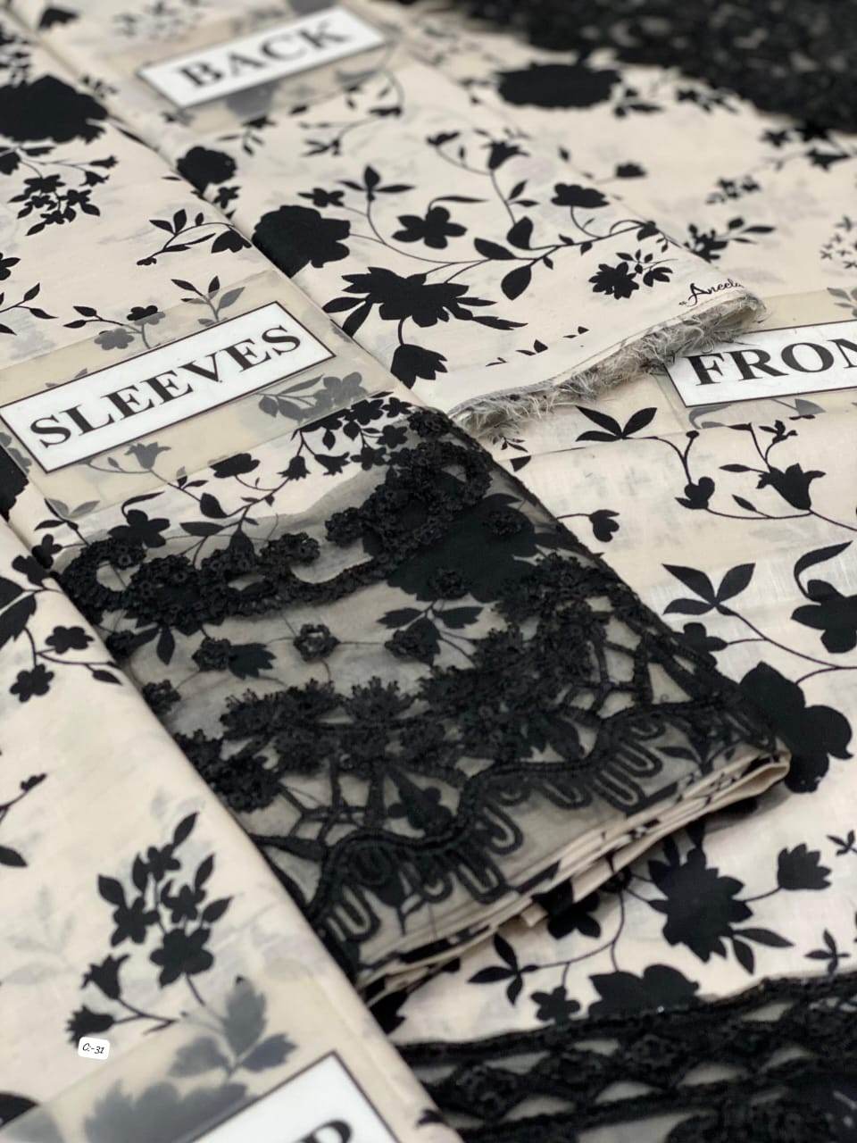 Aneela’s Collection Lawn & Chiffon - Andaz By Uneza Fazeel