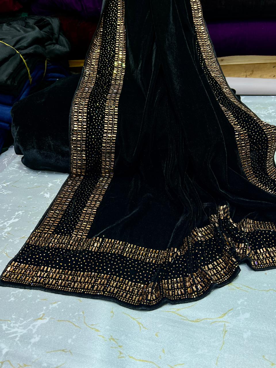 Superior Quality Micro Antique Stone Velvet Shawls With Plain 5 Yard Velvet Suit 3 Pcs