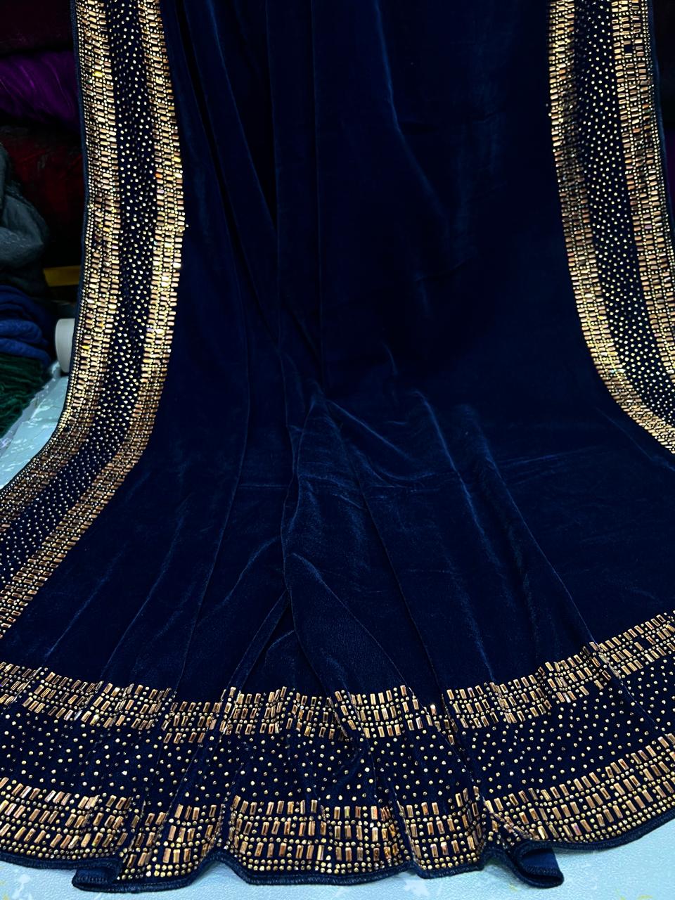 Superior Quality Micro Antique Stone Velvet Shawls With Plain 5 Yard Velvet Suit 3 Pcs