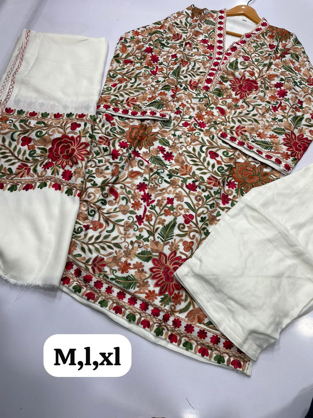 Fine Pashmina Kashmiri Embroidery 3Pcs Suit