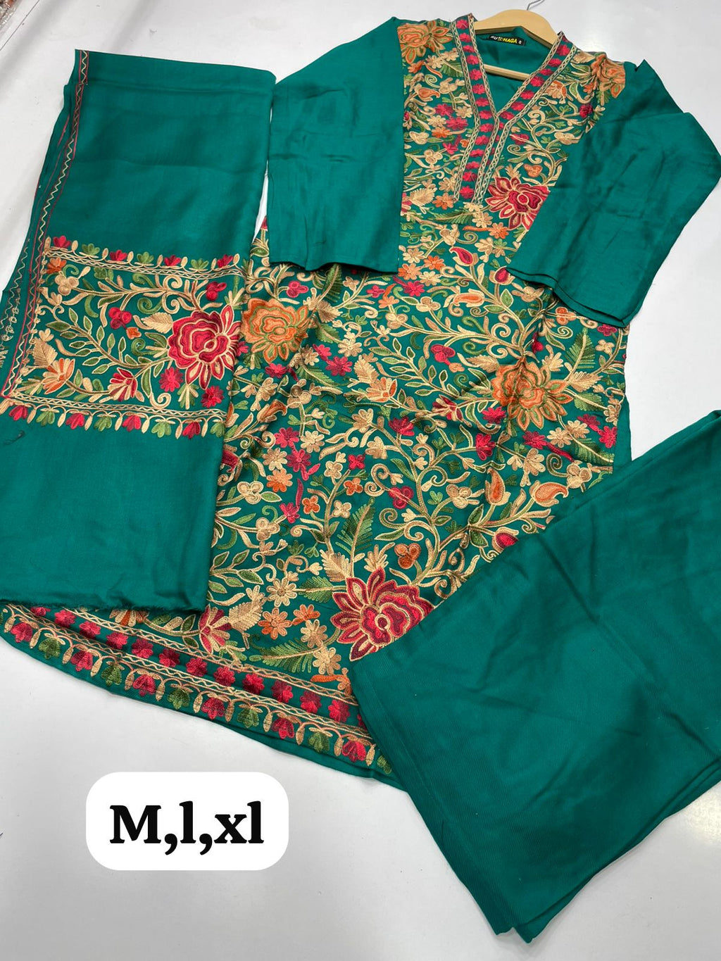 Fine Pashmina Kashmiri Embroidery 3Pcs Suit