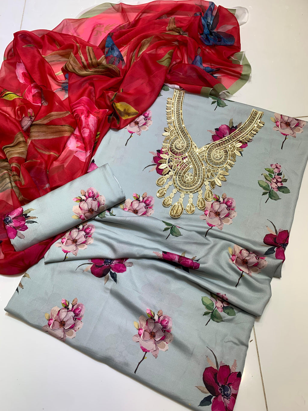 DIGITAL PRINTED EXCLUSIVE 3 PCS SWISS LAWN SUITS