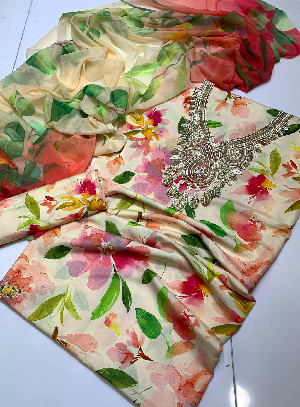 DIGITAL PRINTED EXCLUSIVE 3 PCS SWISS LAWN SUITS