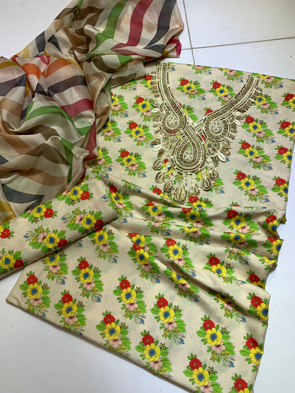 DIGITAL PRINTED EXCLUSIVE 3 PCS SWISS LAWN SUITS