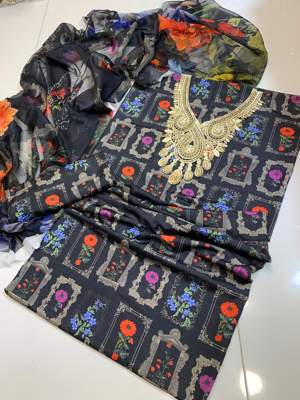 DIGITAL PRINTED EXCLUSIVE 3 PCS SWISS LAWN SUITS