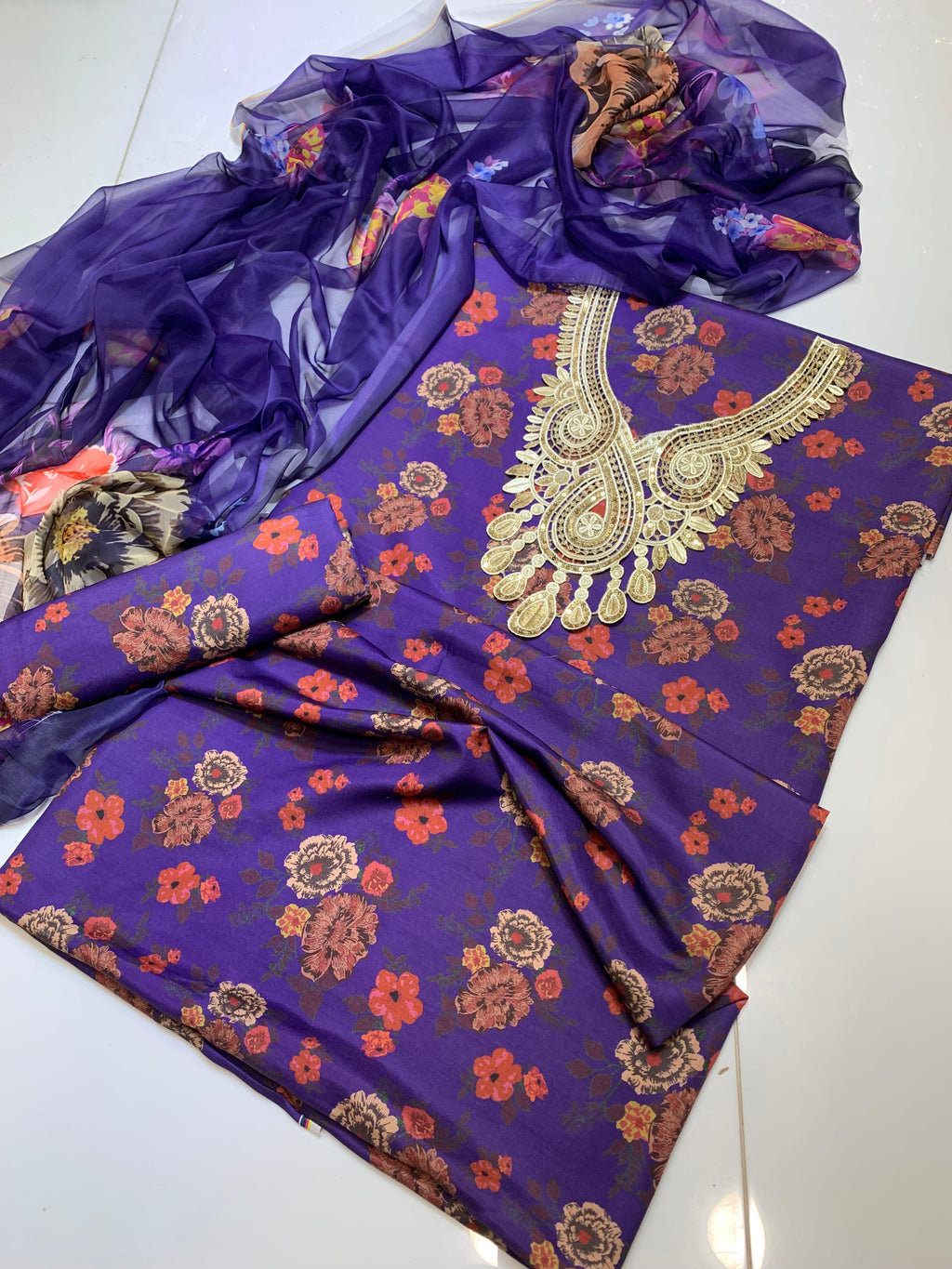 DIGITAL PRINTED EXCLUSIVE 3 PCS SWISS LAWN SUITS