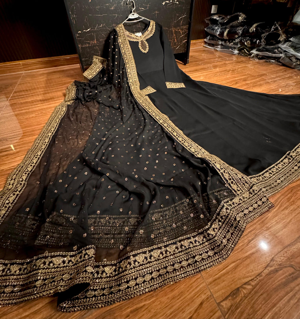 New Arrival  Chiffon Embroidered Flairy Maxi With  Embroidered Chiffon Dupta & Silk Trouser
