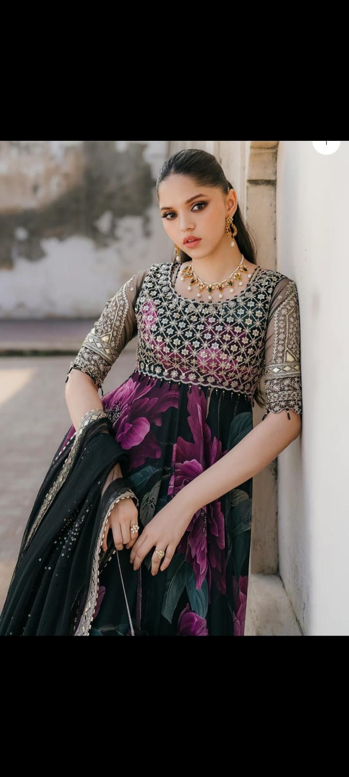 The Most Viral Artical  IZNIK