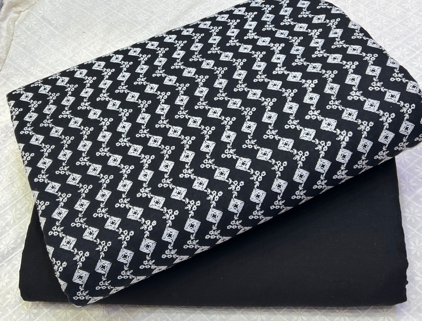 New Chikan Kari 2 Pcs Suit