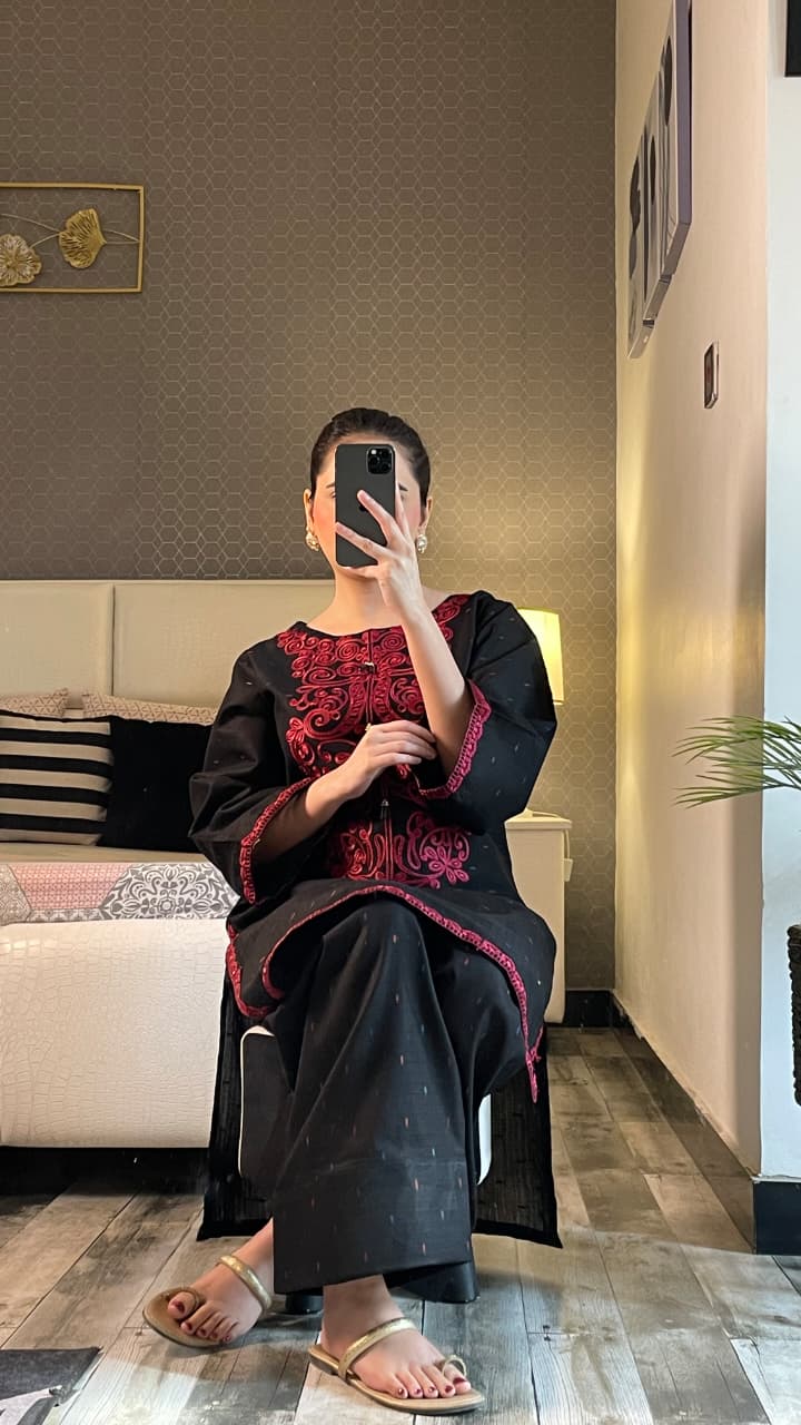 YASMINE EMBROIDERED 2PC (FARSHI)