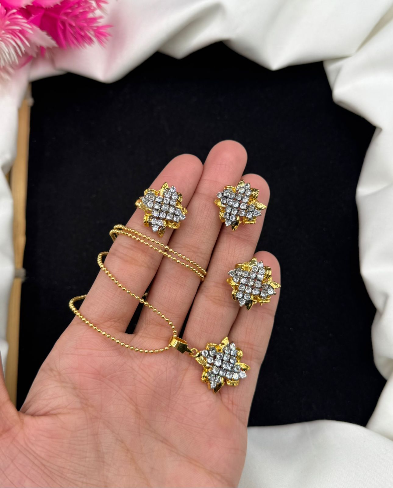 Beautiful Gold Plated Zircon Jarao Locket Set With Ring