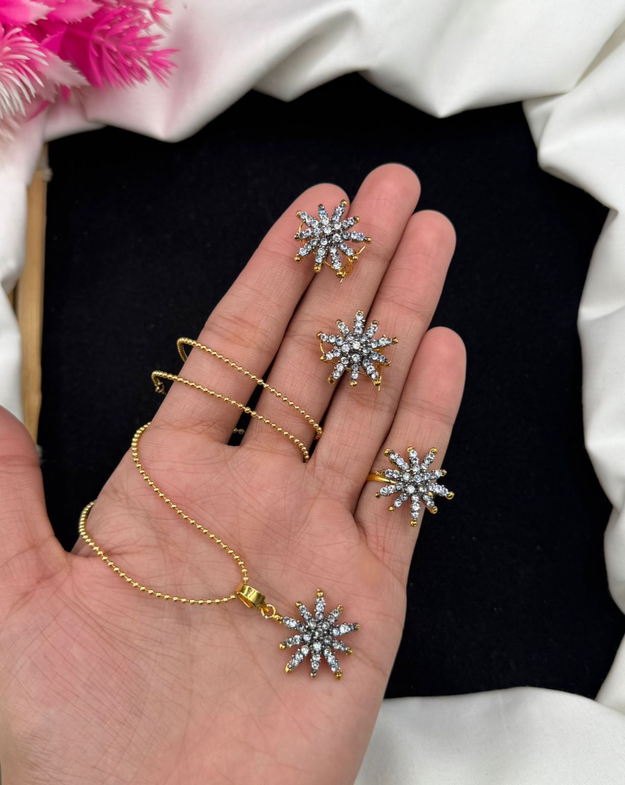 Beautiful Gold Plated Zircon Jarao Locket Set With Ring