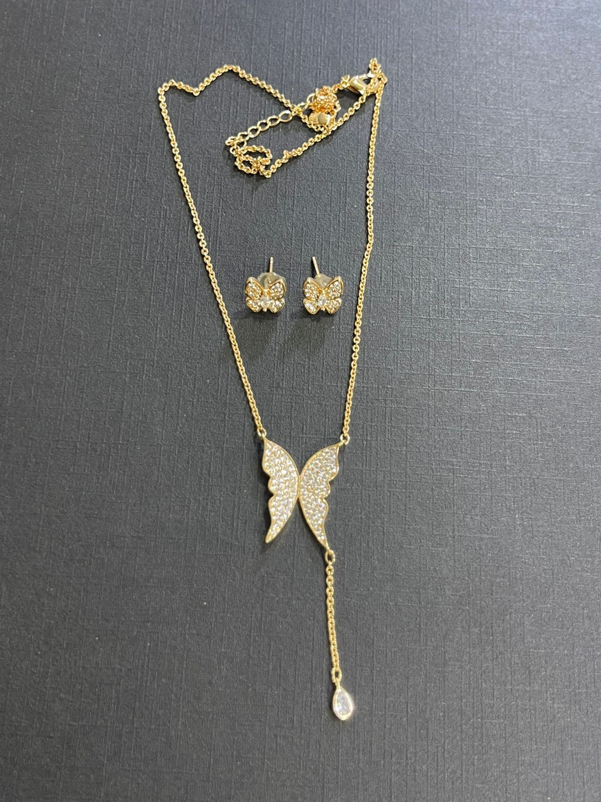 Premium Quality Zircon Locket Set With Chain