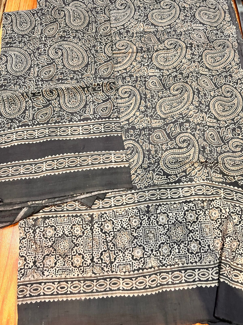 Lawn Ajrak 2 Pcs Suit