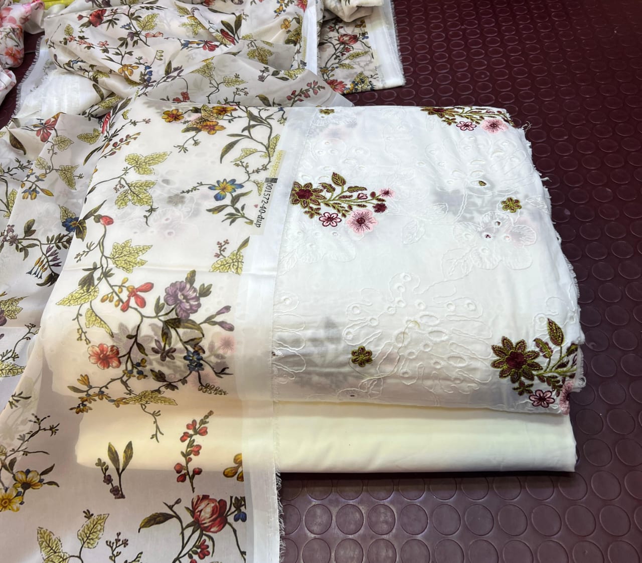 New Chikan Kari 3 Pcs Suit
