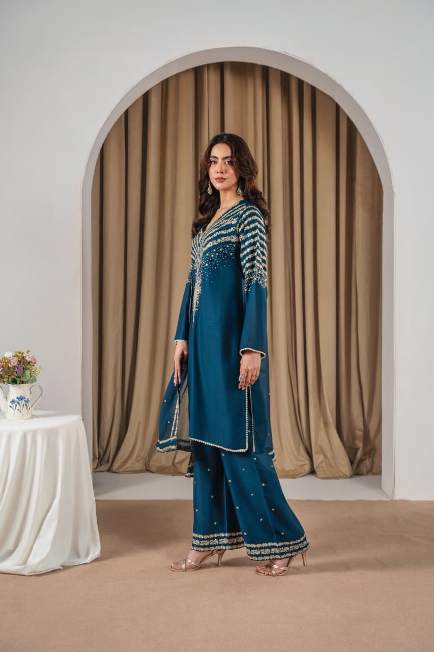 ZINC PEACOCK EMBROIDERED 3 PCS