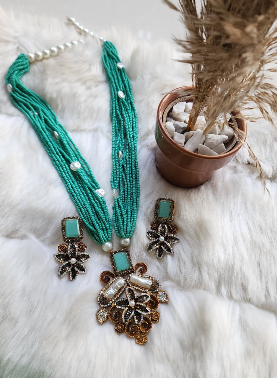 Handmade Stone With Mother Pearl Pandent Maala Set