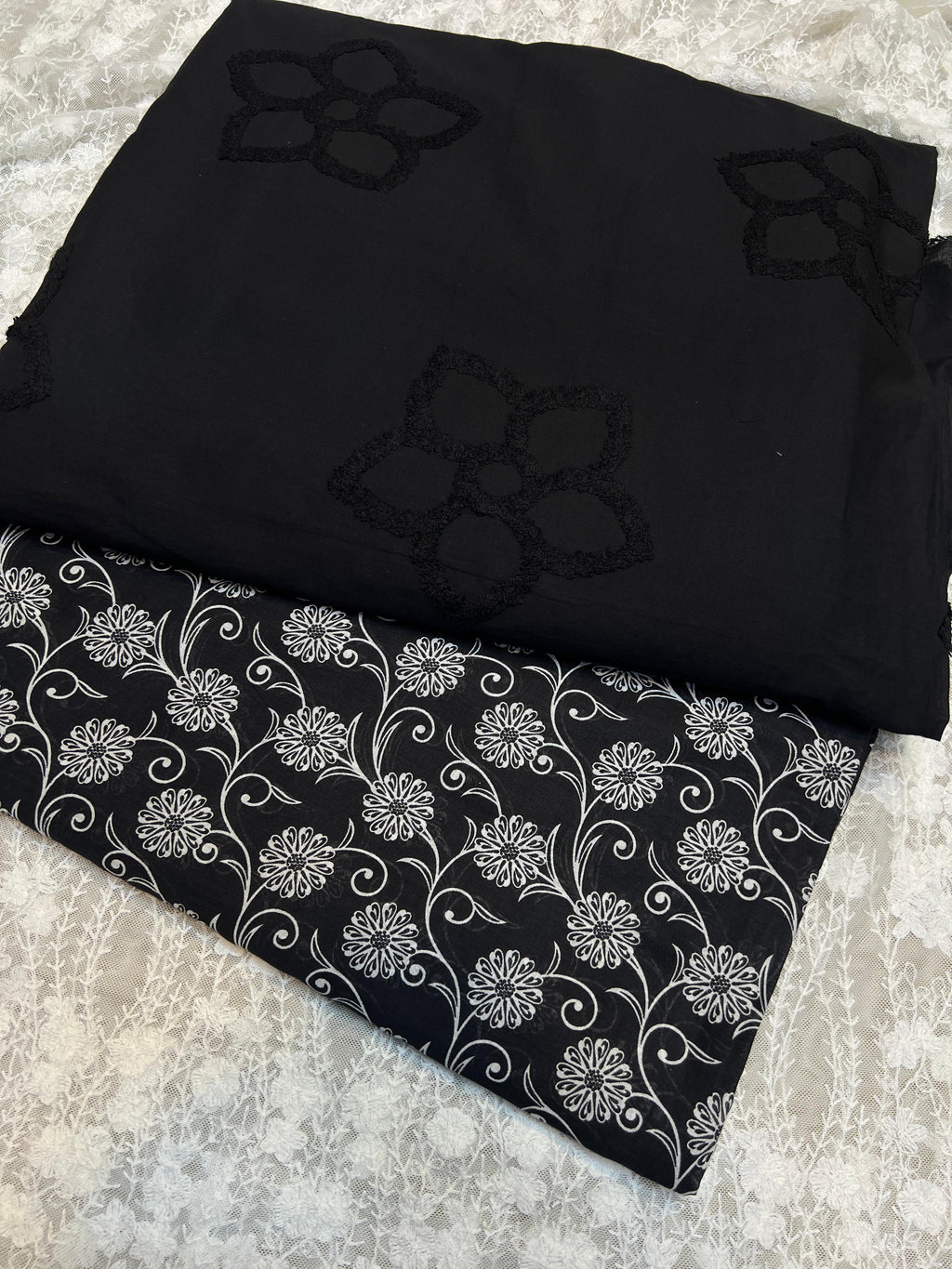 PURE LAWN CHICKEN KARI CUTWORK SHIRT WITH PURE LAWN PRINT TROUSER