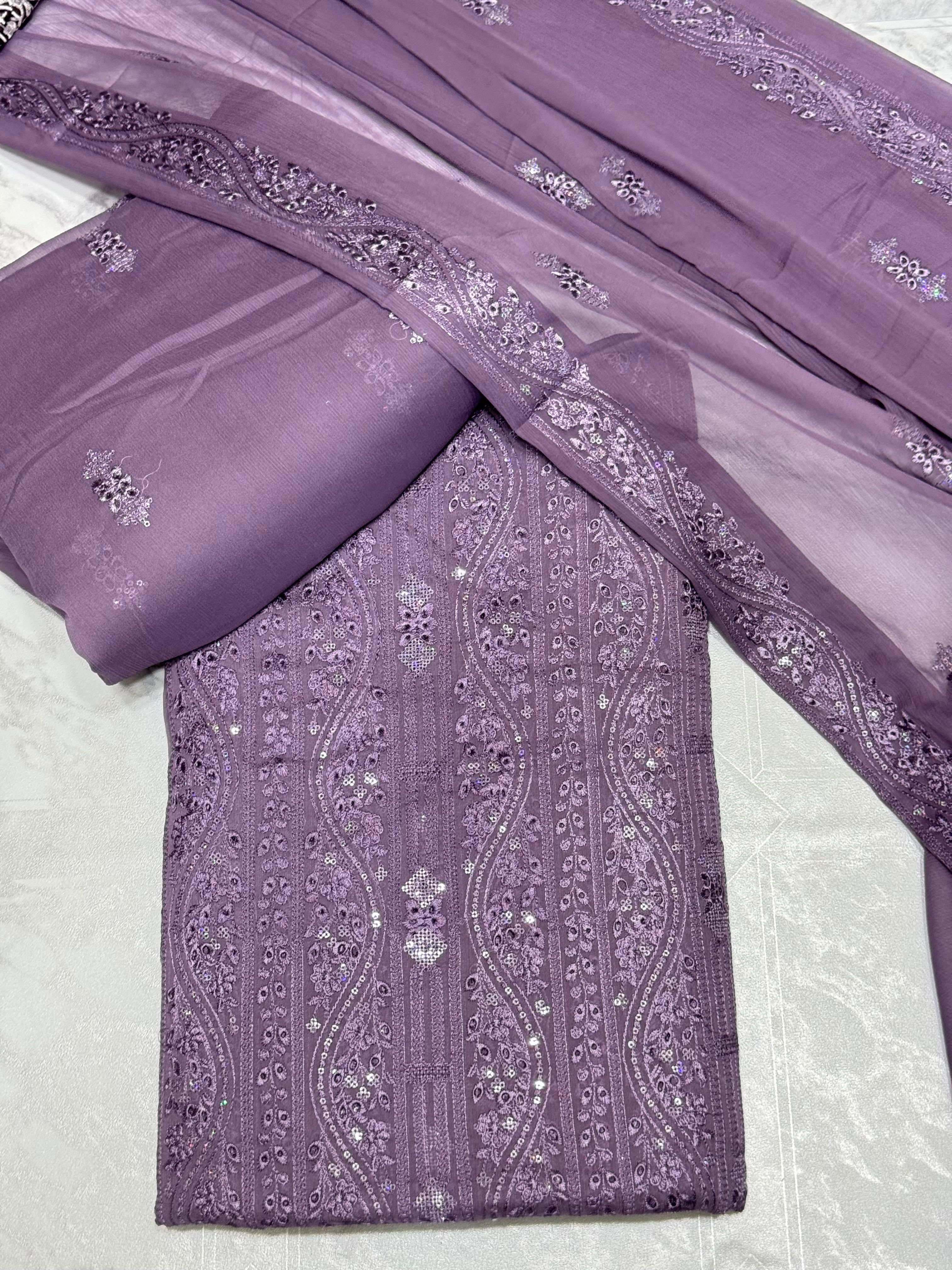 Trendy Chiffon Outfit Featuring Fine Sequins Detailing