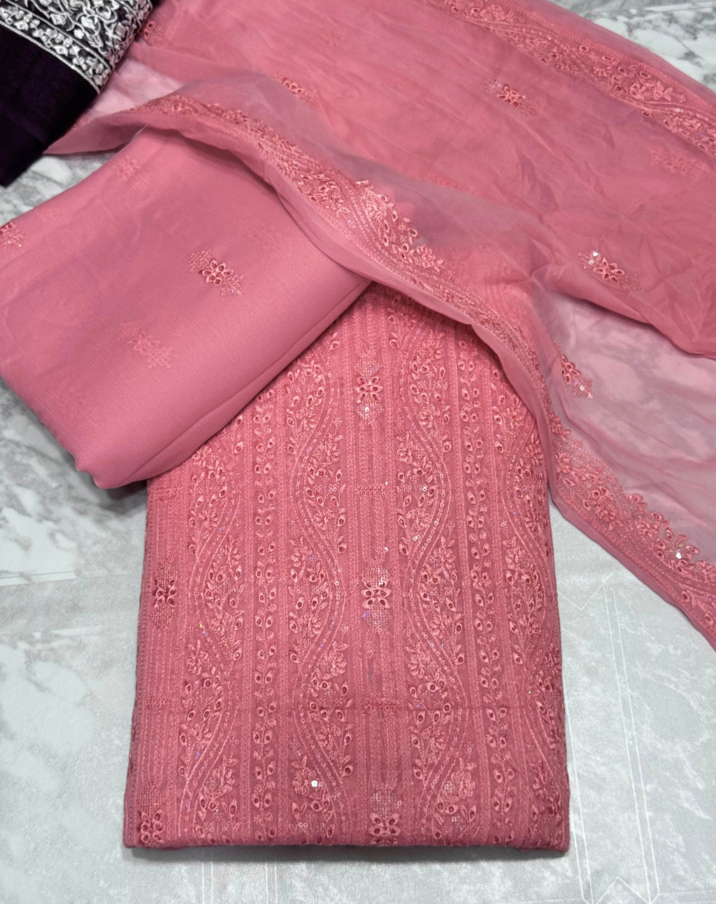 Trendy Chiffon Outfit Featuring Fine Sequins Detailing
